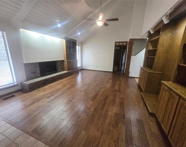 1212 Kingston Court - Photo Thumbnail 3