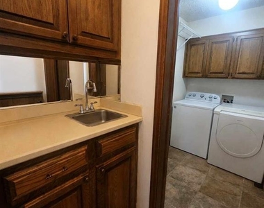 1212 Kingston Court - Photo Thumbnail 15