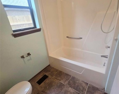 1212 Kingston Court - Photo Thumbnail 18