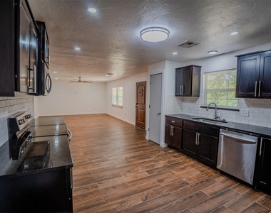 5617 S Indian Meridian Road - Photo Thumbnail 4