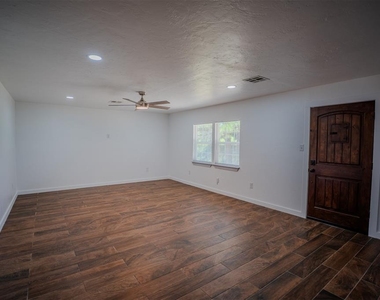 5617 S Indian Meridian Road - Photo Thumbnail 6