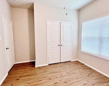 123 Timberline Drive - Photo Thumbnail 14