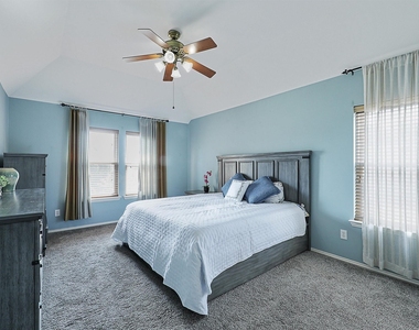 5004 Rain Forest Drive - Photo Thumbnail 12