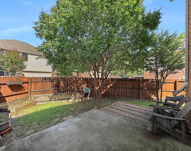 5004 Rain Forest Drive - Photo Thumbnail 2