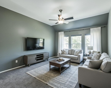 5004 Rain Forest Drive - Photo Thumbnail 15
