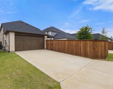 2609 Holland Court - Photo Thumbnail 28