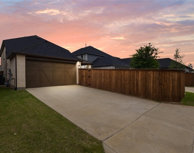 2609 Holland Court - Photo Thumbnail 29