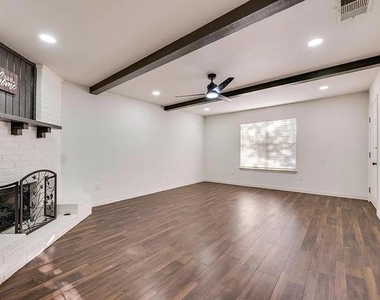 4919 Woodland Park Boulevard - Photo Thumbnail 2