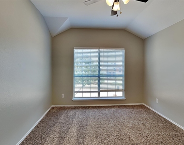 7016 Frost Lane - Photo Thumbnail 13