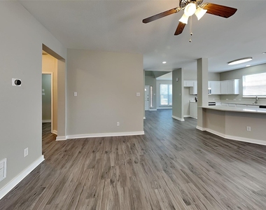 7016 Frost Lane - Photo Thumbnail 3