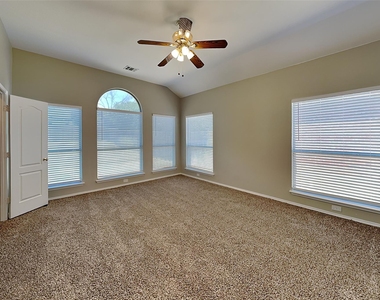 7016 Frost Lane - Photo Thumbnail 10