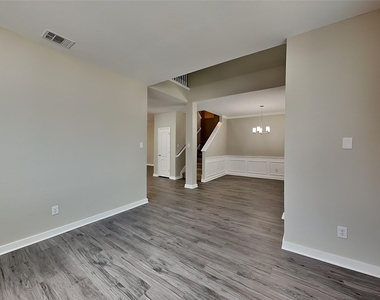 7016 Frost Lane - Photo Thumbnail 1