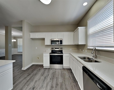 7016 Frost Lane - Photo Thumbnail 5