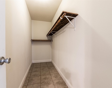 7323 S Colonial Drive - Photo Thumbnail 6