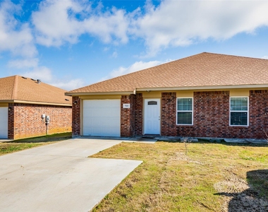 7323 S Colonial Drive - Photo Thumbnail 1