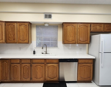 2413 Timber Ridge Lane - Photo Thumbnail 8