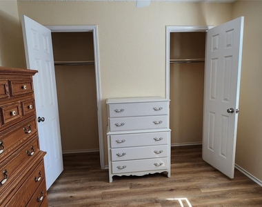 2413 Timber Ridge Lane - Photo Thumbnail 12