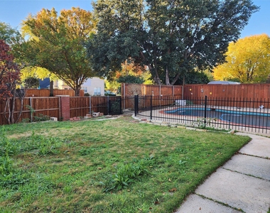 2413 Timber Ridge Lane - Photo Thumbnail 14