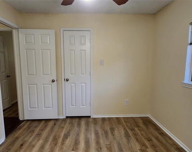 2413 Timber Ridge Lane - Photo Thumbnail 13