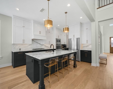 6190 Manderlay Drive - Photo Thumbnail 12