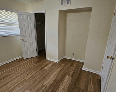 8801 W Sample Road - Photo Thumbnail 10