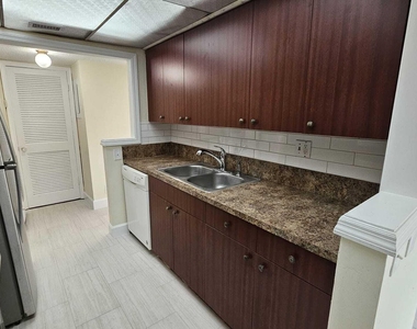 8801 W Sample Road - Photo Thumbnail 5