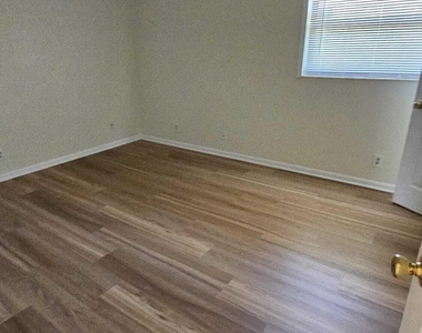 8801 W Sample Road - Photo Thumbnail 9