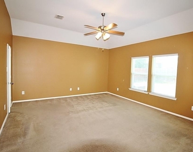 8420 Ridge Creek Drive - Photo Thumbnail 7