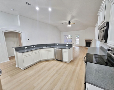 741 Cardinal Drive - Photo Thumbnail 6