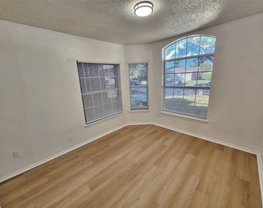 741 Cardinal Drive - Photo Thumbnail 12