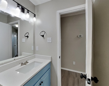 1822 Cancun Drive - Photo Thumbnail 15