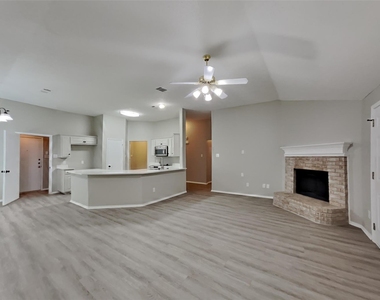 1822 Cancun Drive - Photo Thumbnail 2