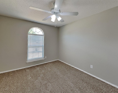 1822 Cancun Drive - Photo Thumbnail 12