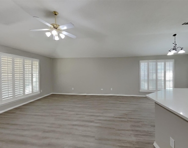1822 Cancun Drive - Photo Thumbnail 3
