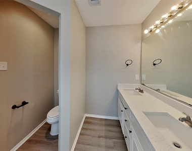 1822 Cancun Drive - Photo Thumbnail 9