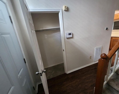 1503 Maybrook Court - Photo Thumbnail 8