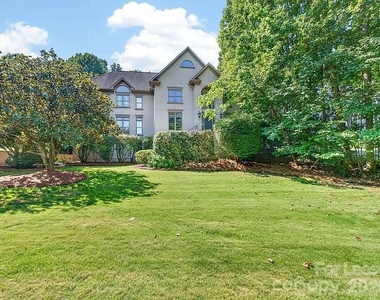 4811 Old Course Drive - Photo Thumbnail 3