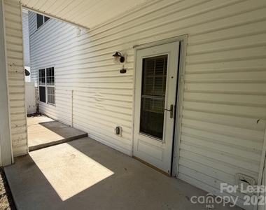 21231 Hickory Street - Photo Thumbnail 12