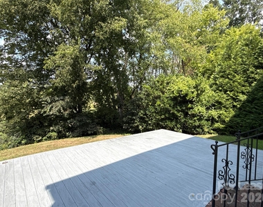 1032 Meadowbrook Lane Sw - Photo Thumbnail 17