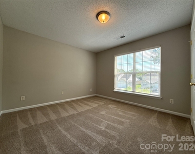 1032 Meadowbrook Lane Sw - Photo Thumbnail 14