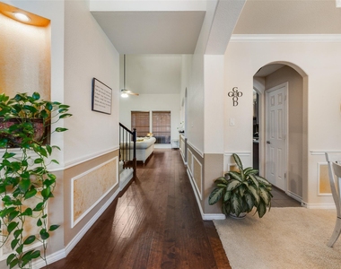9109 Hawley Drive - Photo Thumbnail 5