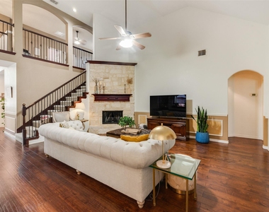 9109 Hawley Drive - Photo Thumbnail 6