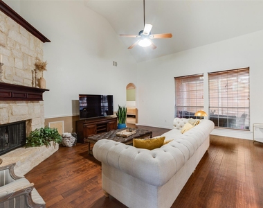 9109 Hawley Drive - Photo Thumbnail 9