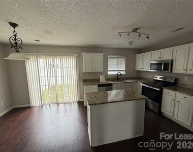 9530 Drains Bay Court - Photo Thumbnail 4