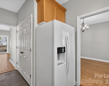 21412 Aftonshire Drive - Photo Thumbnail 4