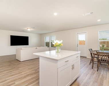 504 S Hopson Street - Photo Thumbnail 1
