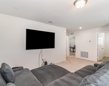 504 S Hopson Street - Photo Thumbnail 7
