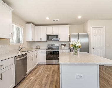 504 S Hopson Street - Photo Thumbnail 3