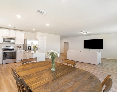 504 S Hopson Street - Photo Thumbnail 15
