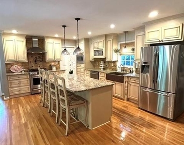 3625 Kelway Avenue - Photo Thumbnail 5